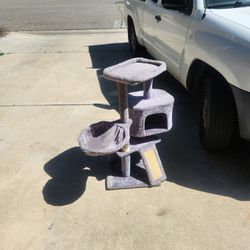 35" tall, nice clean cat tower 