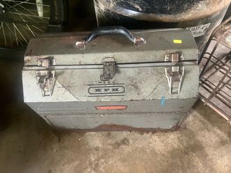 Tacklebox style toolbox