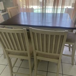Dining Table with 6 Chairs 