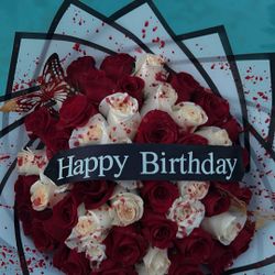 Spooky Bouquet 🖤❤️🤍