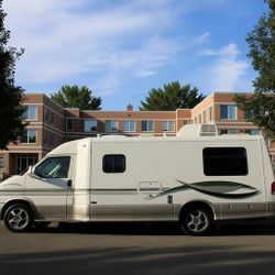 2002 Winnebago Rialta 22HD Class B