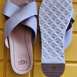 UGG Sandels