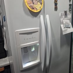 Frigidaire Refrigerator 