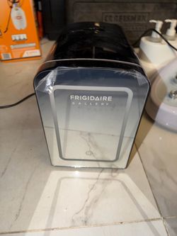 Frigidaire Gallery Nugget Ice Maker – Like New