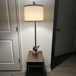End Table with Lamp