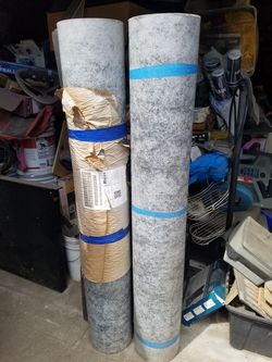 Material especial para poner entre el piso de cemento y alfombra o piao de madera