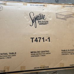 Ashley Furniture Cariton Coffee And End Tables
