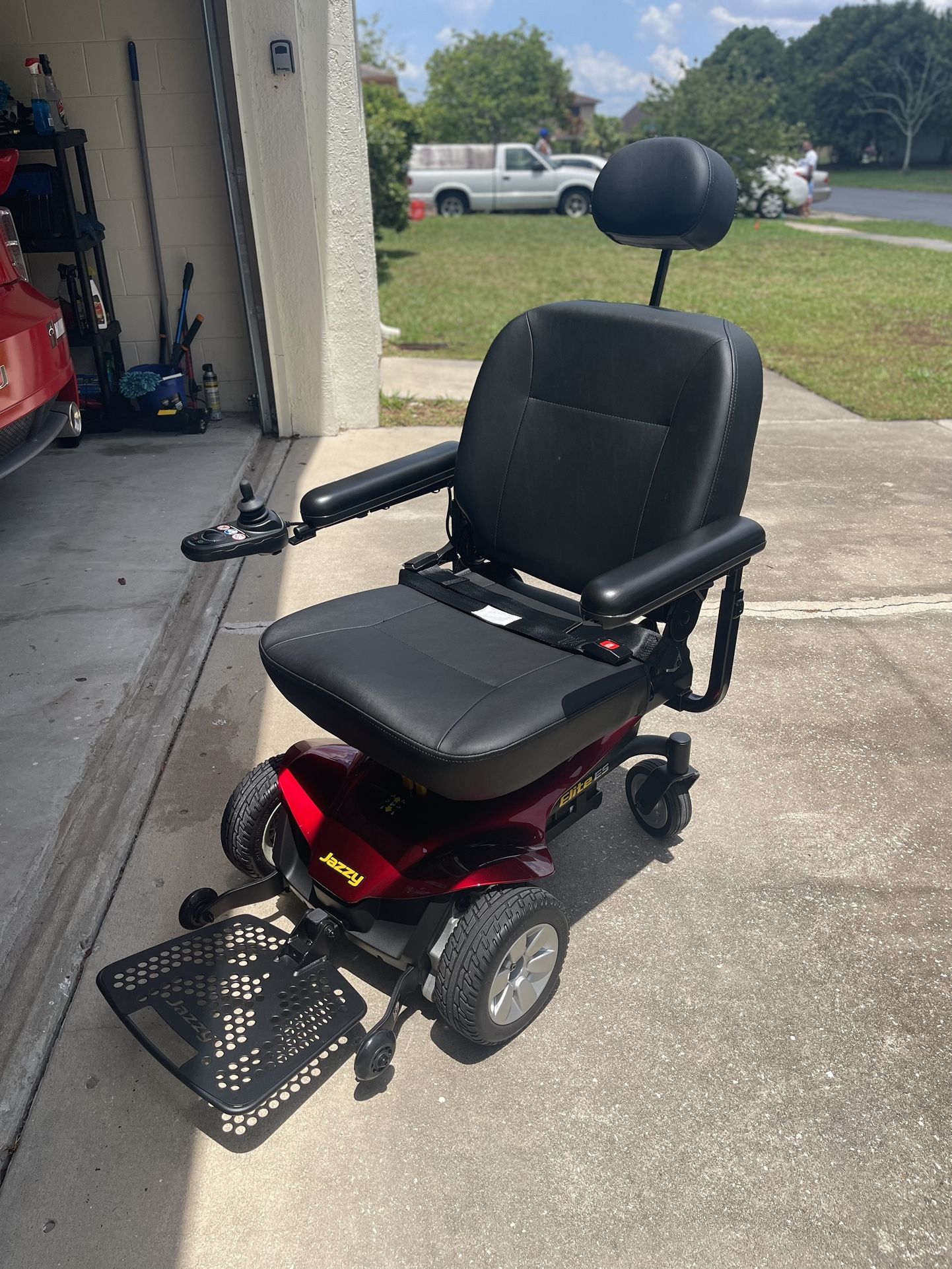 The Jazzy Elite ES Power Chair
