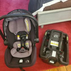 City Go Infant Carseat Up To 35 Lbs Retails For 350  Asking 65