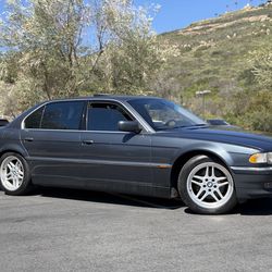 2000 BMW 750iL - Collectors’ Dream