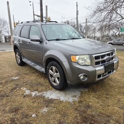 2010 Ford Escape XLT *** 2800 