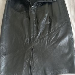 Studio Siena Leather Skirt (NEW WITHOUT TAGS)