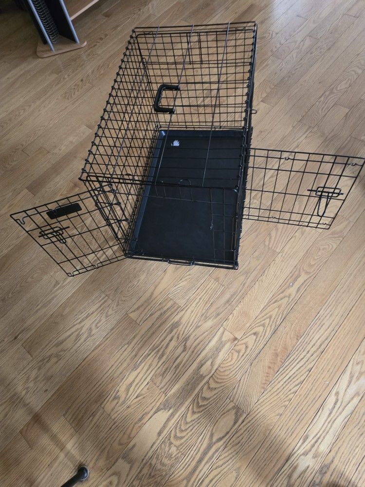 Brand New Medium Size Crate EXCELLENT Condition 
