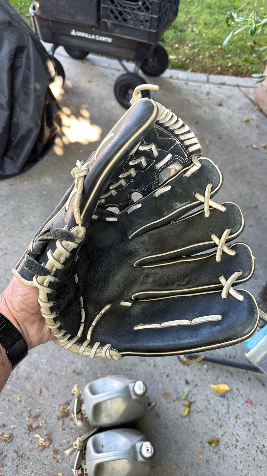 Bombay Baseball Glove Right Hand Throw Fits Left 13”
