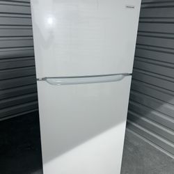Frigidaire 30 in. 18.3 cu. ft. Top Freezer Refrigerator, Garage Ready