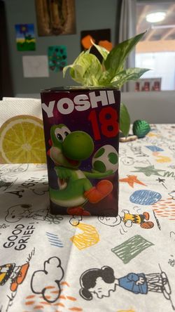Yoshi #18 Nintendo Figure Box Dodgers