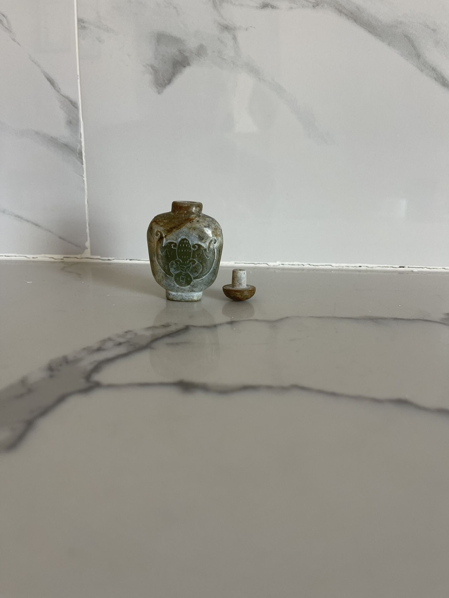 Chinese Antiques Jade Snuff Bottle