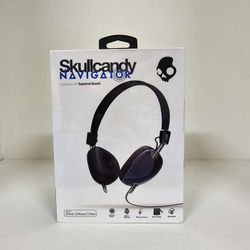 Lot of 21 Brand New Skullcandy Navigator Mic Headphones in Royal Blue