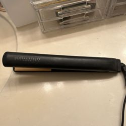 Selling This Hair Straightener Because My Daughter Gave Me A New One But This Still Works