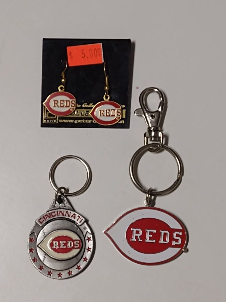Cincinnati Reds Keychain / Earrings