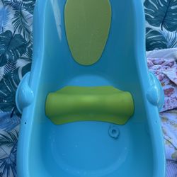 Fisher Price Whale Baby Bath $15 (w/Towel Bundle $30)