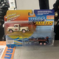 Johnny Lightning Hulls & Haulers 1/64 1965 Chevy step side with boat/trailer
