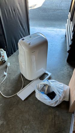 Toshiba Portable Air Conditioner with Accessories