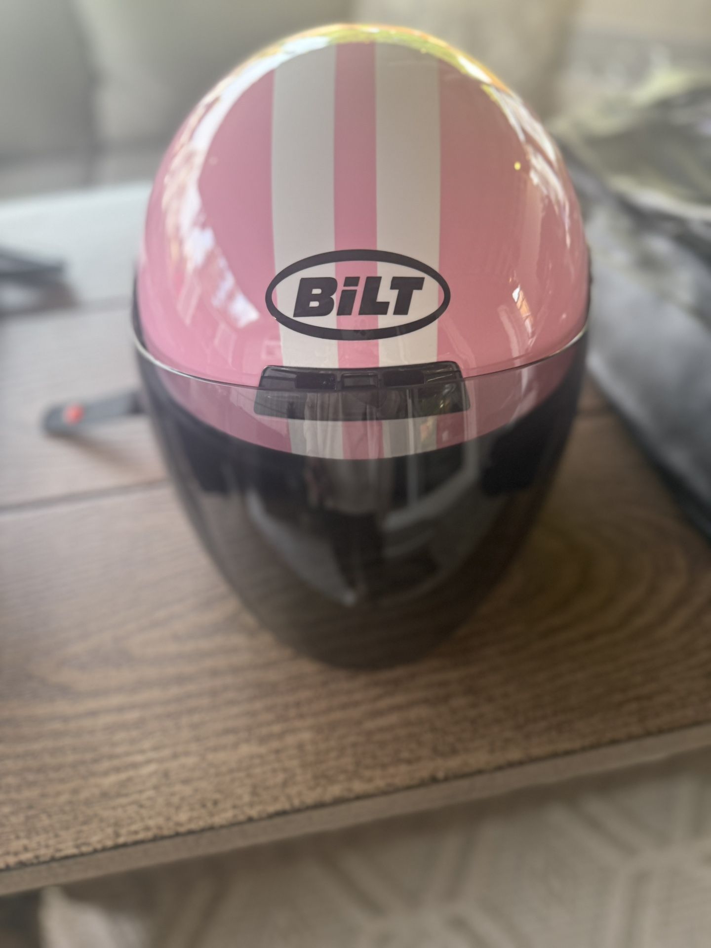 Woman’s Bilt Pink Retro Motorcycle Helmet-like New