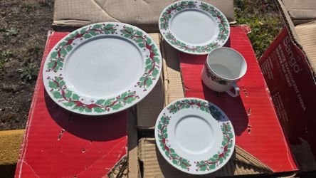 Sango Christmas Holly China Dinnerware Set