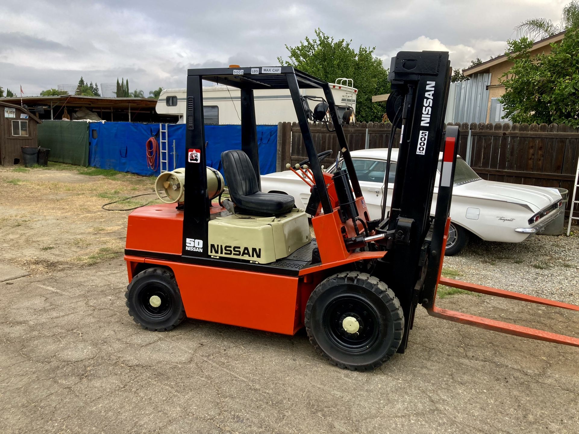 Nissan Forklift (READ LISTING)