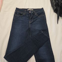 Levis High Rise Size 26 Or Size 4