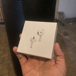 Earbuds AirPods 4th Generation