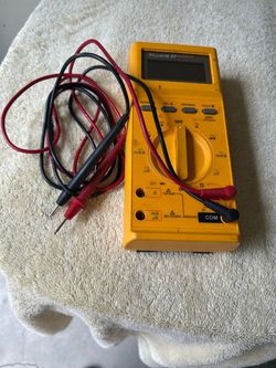 Fluke 27 Digital Multimeter with Test Leads