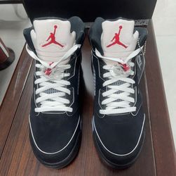 Jordan Retro 5 “Metallic Reimagined” 