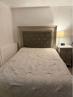 Bedroom set