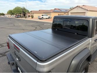 Trifold hard top