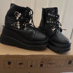 Boots Size 40