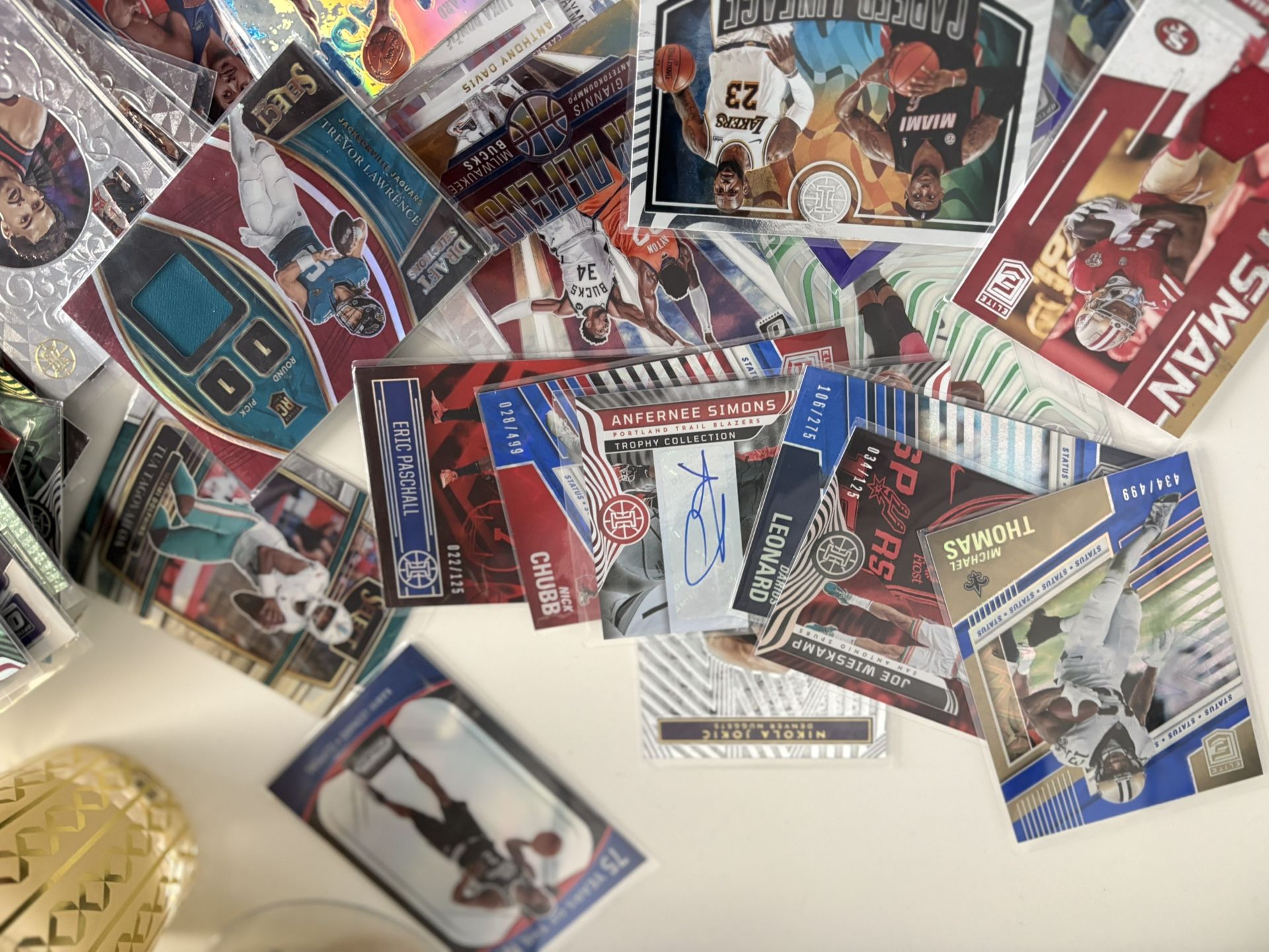 Basketball/football Cards