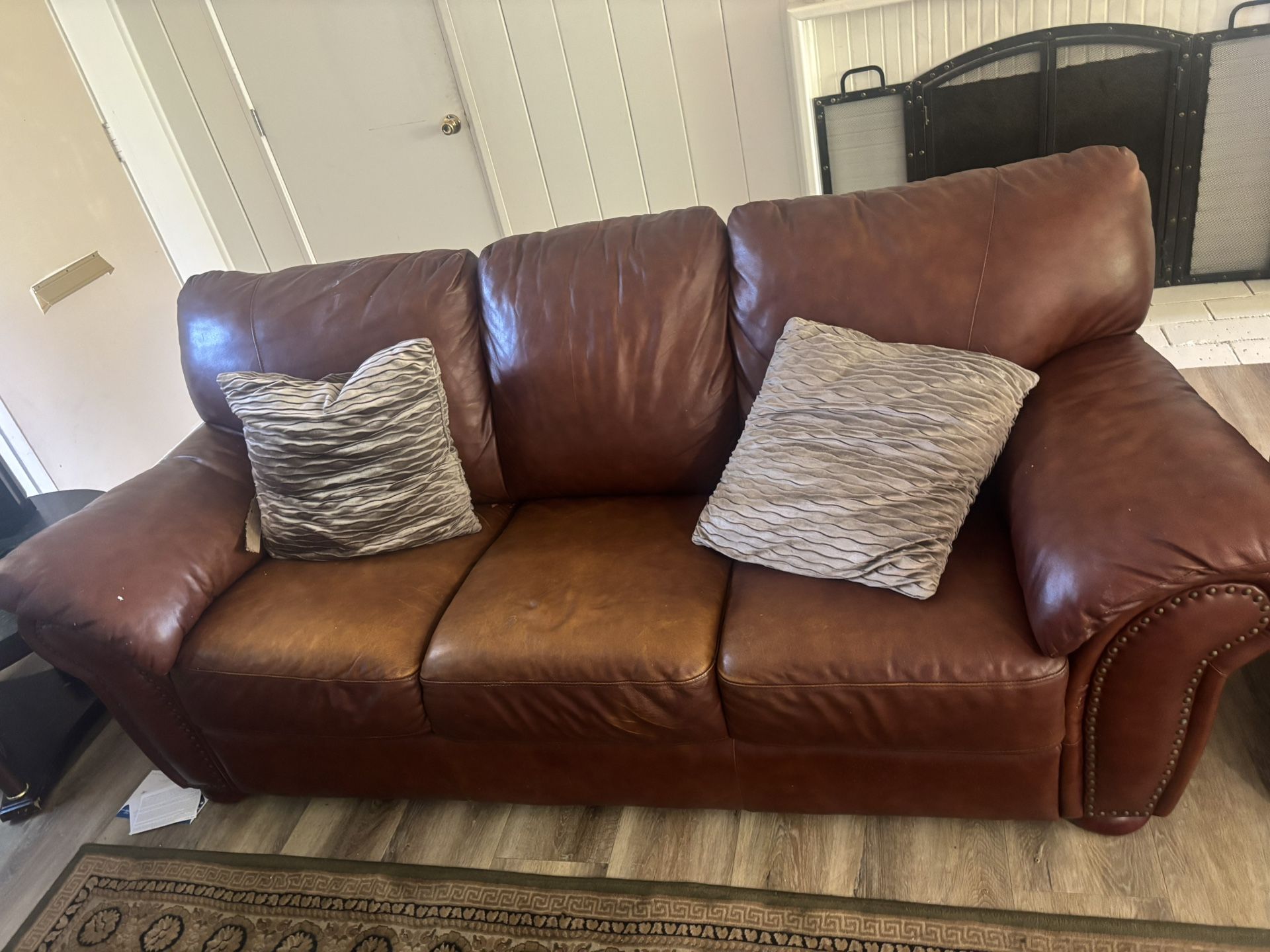 Leather Lazy Boy 250 Only For 50 Bucks
