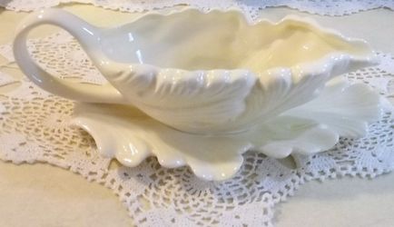 Vintage White Leaf Gray Boat With Underplate