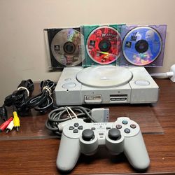 Sony PlayStation 1 model SCPH-5501 Console w/ 1 OEM Controller & Cables & 3 Video Games