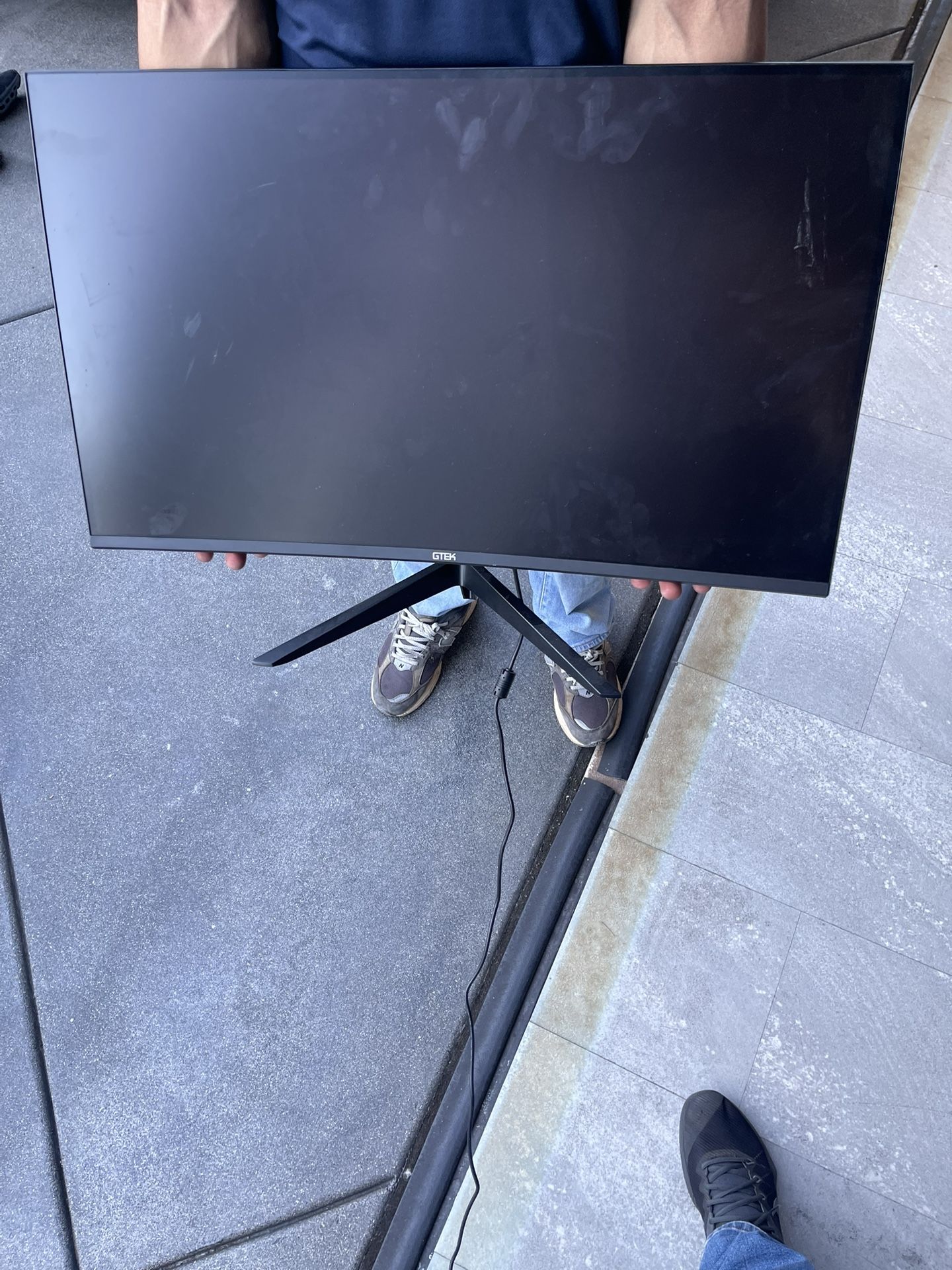 GTEK F2740C 27” 240Hz Curved Gaming Monitor – Excellent Condition