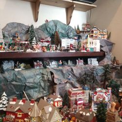 Department 56 Snow Village And Other Porcelyn 