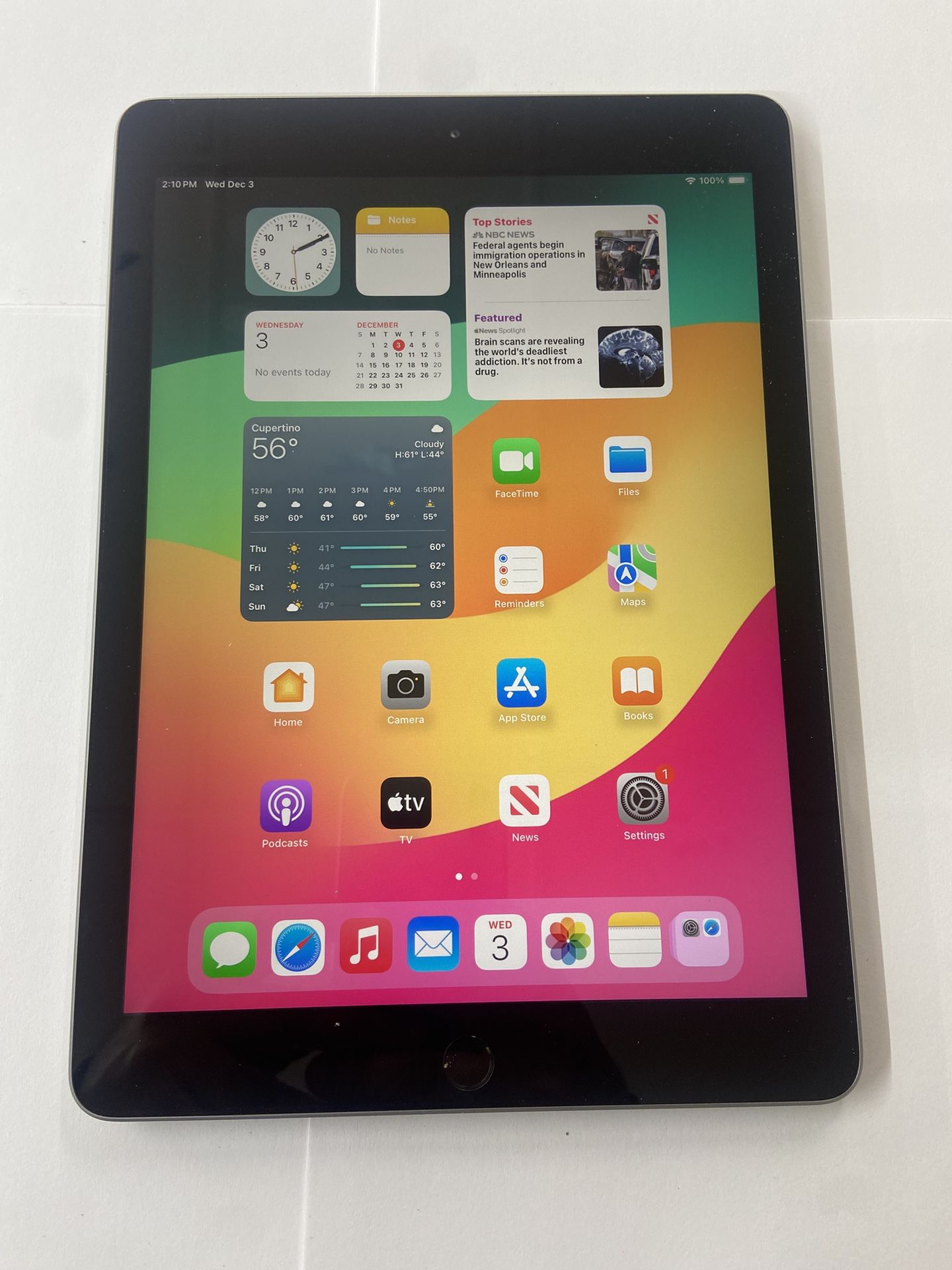 Apple - iPad 6th gen with Wi-Fi - 32GB - Space Gray