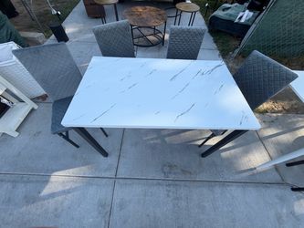 Dining Table Set with 4 Chairs