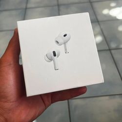 Apple AirPods Pro 2nd Generation with MagSafe Wireless Charging Case (USB-C)