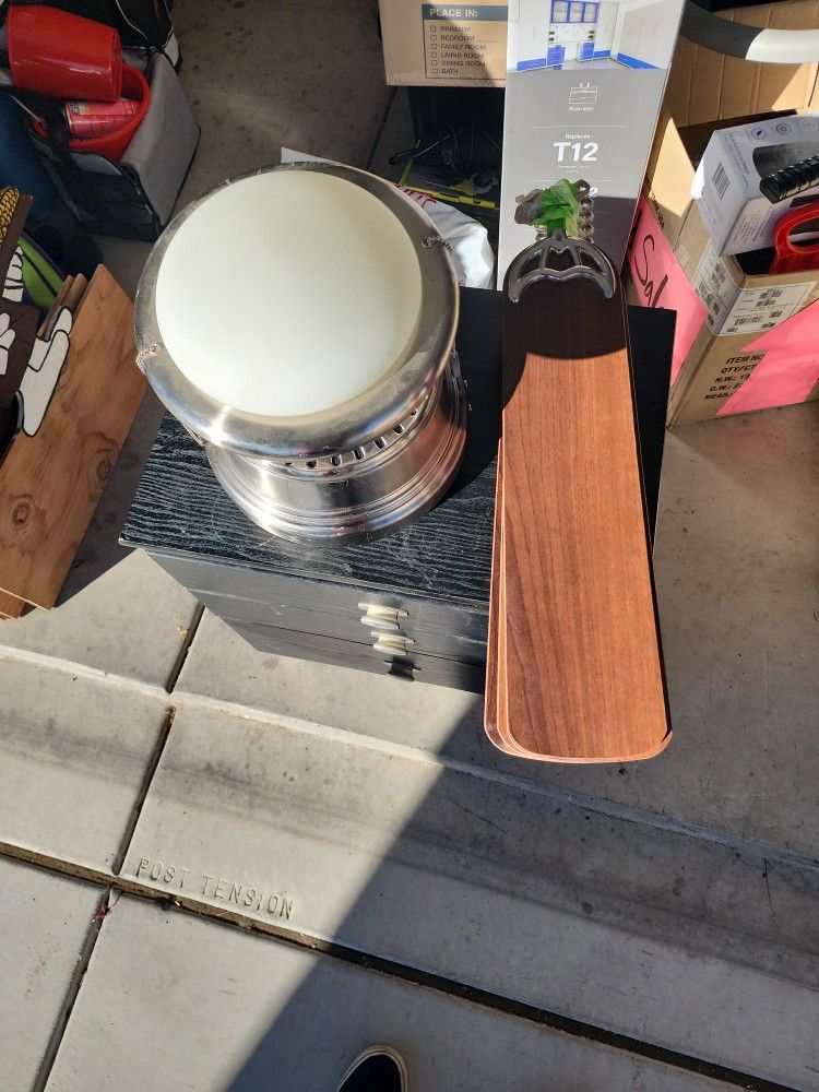 Abanico Con Las Aspas Cafes Y Biege