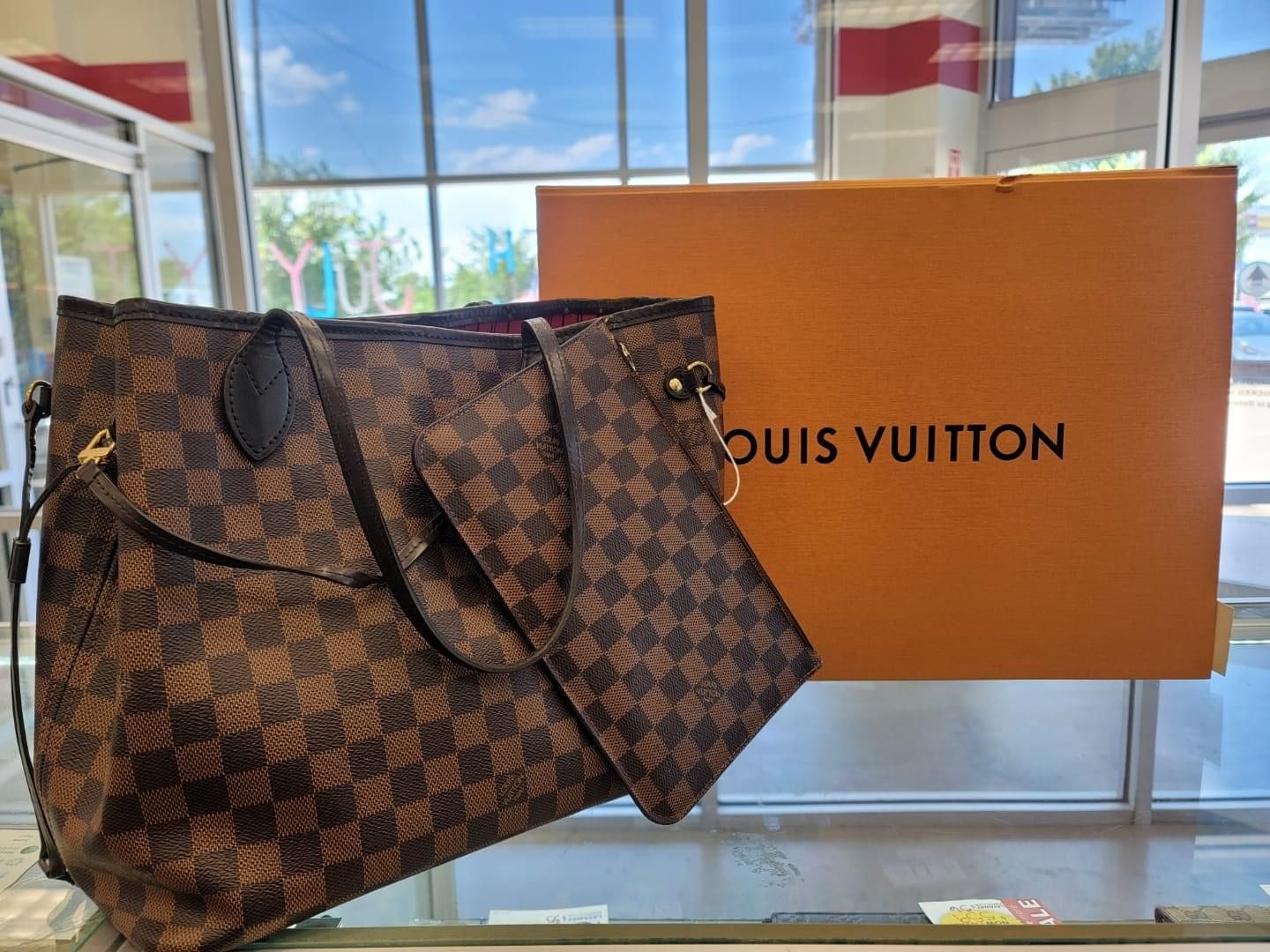LOUIS VUITTON  NEVERFULL W/WRISTLET 