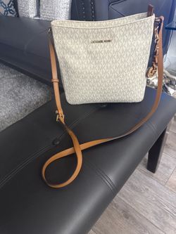 Pretty item