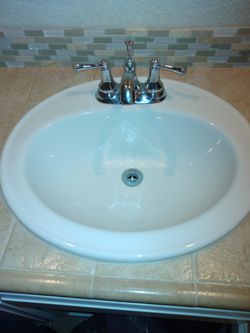 Sink Casi Nuevo Viene Con Su Llave De Agua